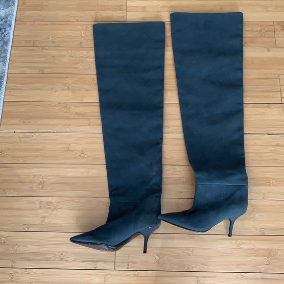 Boot/heel - Picture 2 of 4